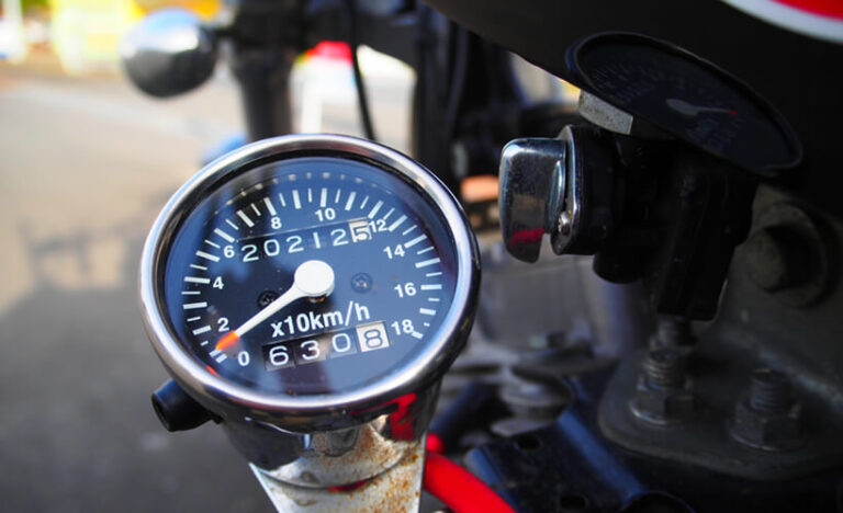 バイクは走行距離何キロが限界？寿命の延ばし方と中古バイクの選び方