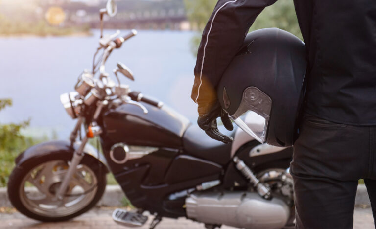 バイク売却時に必要な税金の手続きは？売却に適した時期も解説